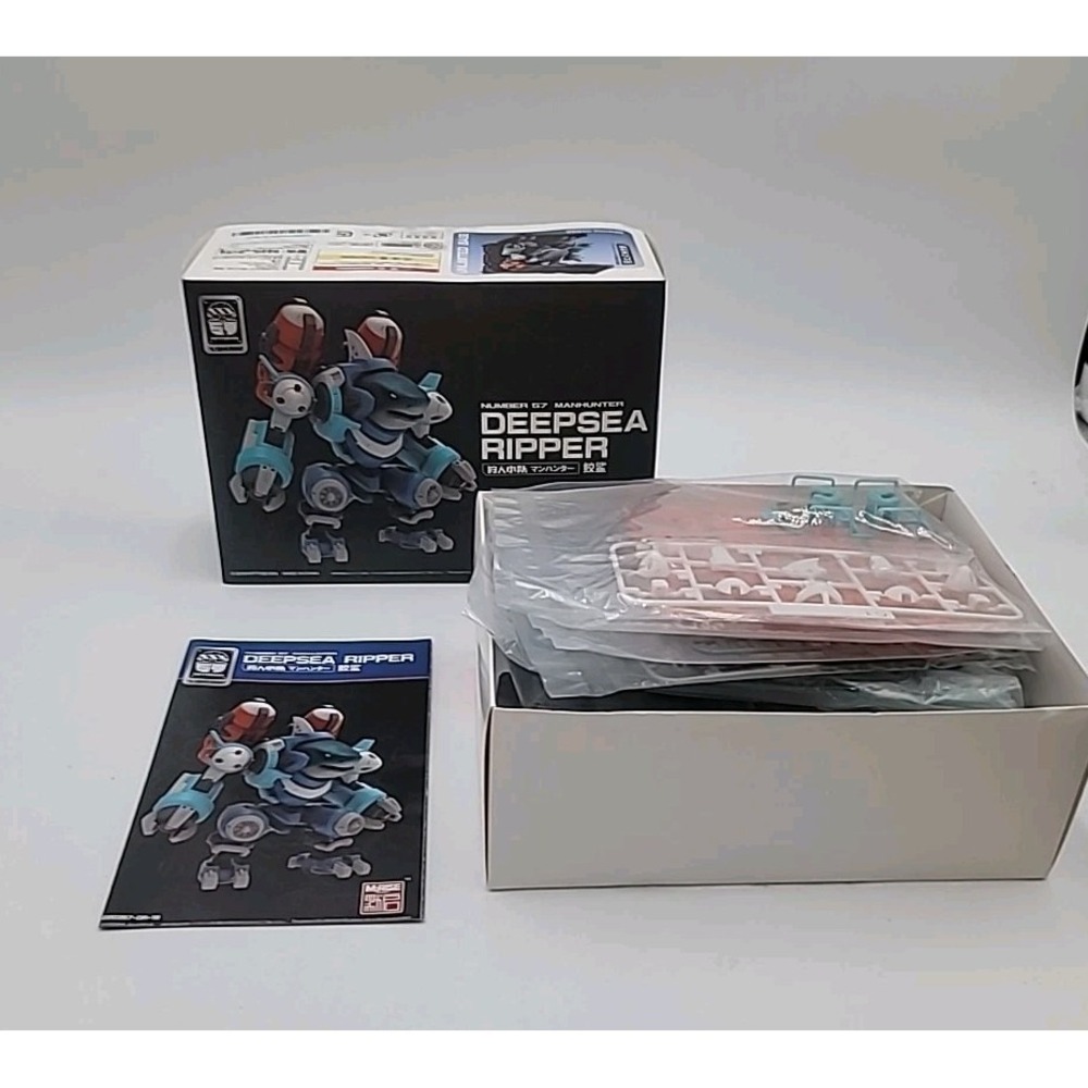 FIFTYSEVEN No.57 1/24  Manhunter Deepsea Ripper Shark Action Figure Model Toy